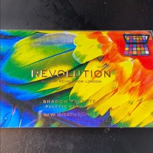 18 Pan Eyeshadow Palette